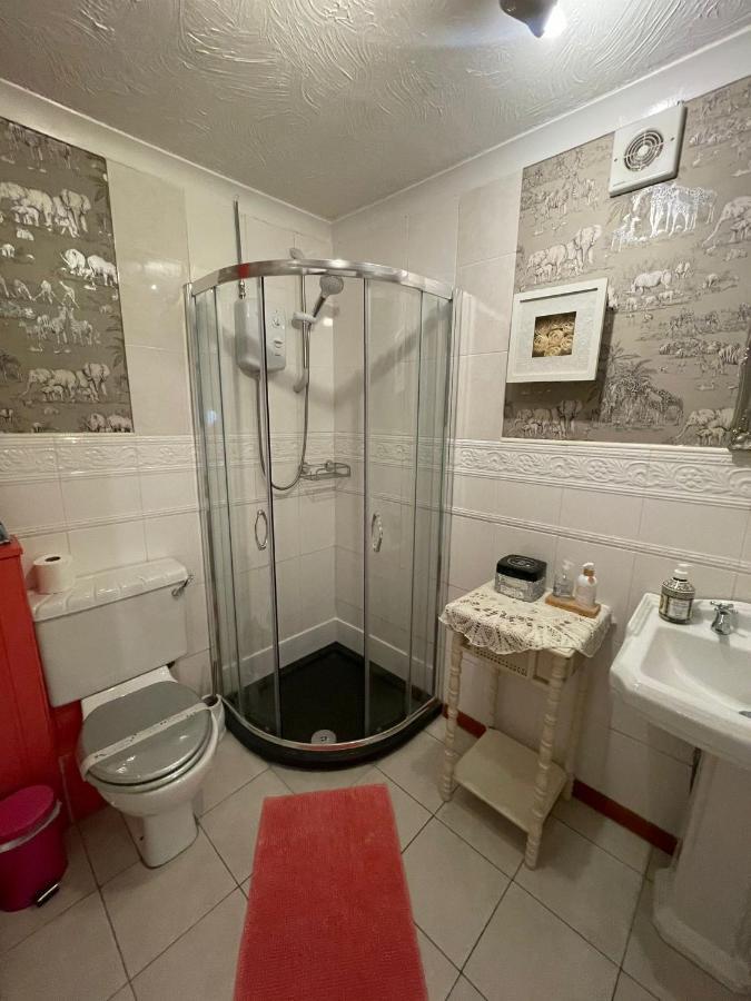 Redwood Lodge ウエストベリー エクステリア 写真