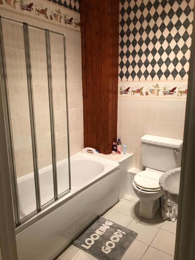 Redwood Lodge ウエストベリー エクステリア 写真