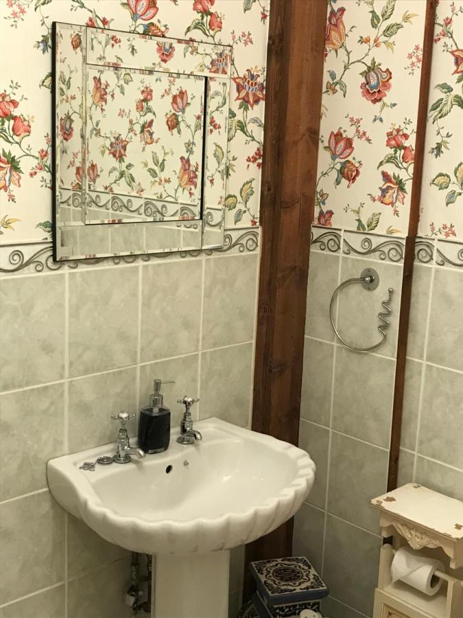 Redwood Lodge ウエストベリー エクステリア 写真